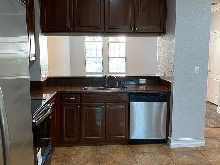 3720 Messina Dr — Photo 18