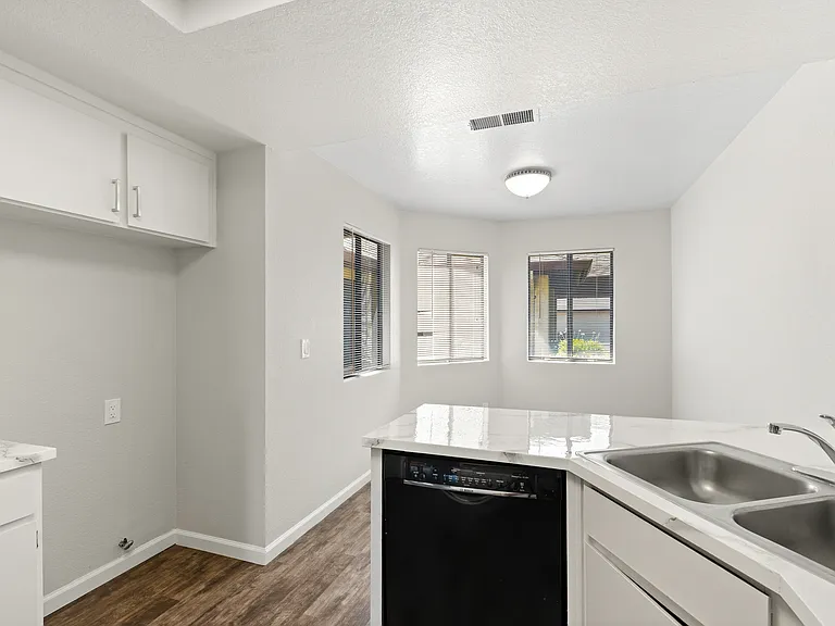 2249 Piccardo Cir — Photo 18