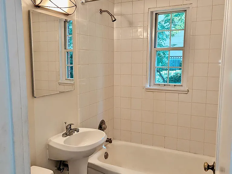 1423 N Nash St #207 — Photo 14
