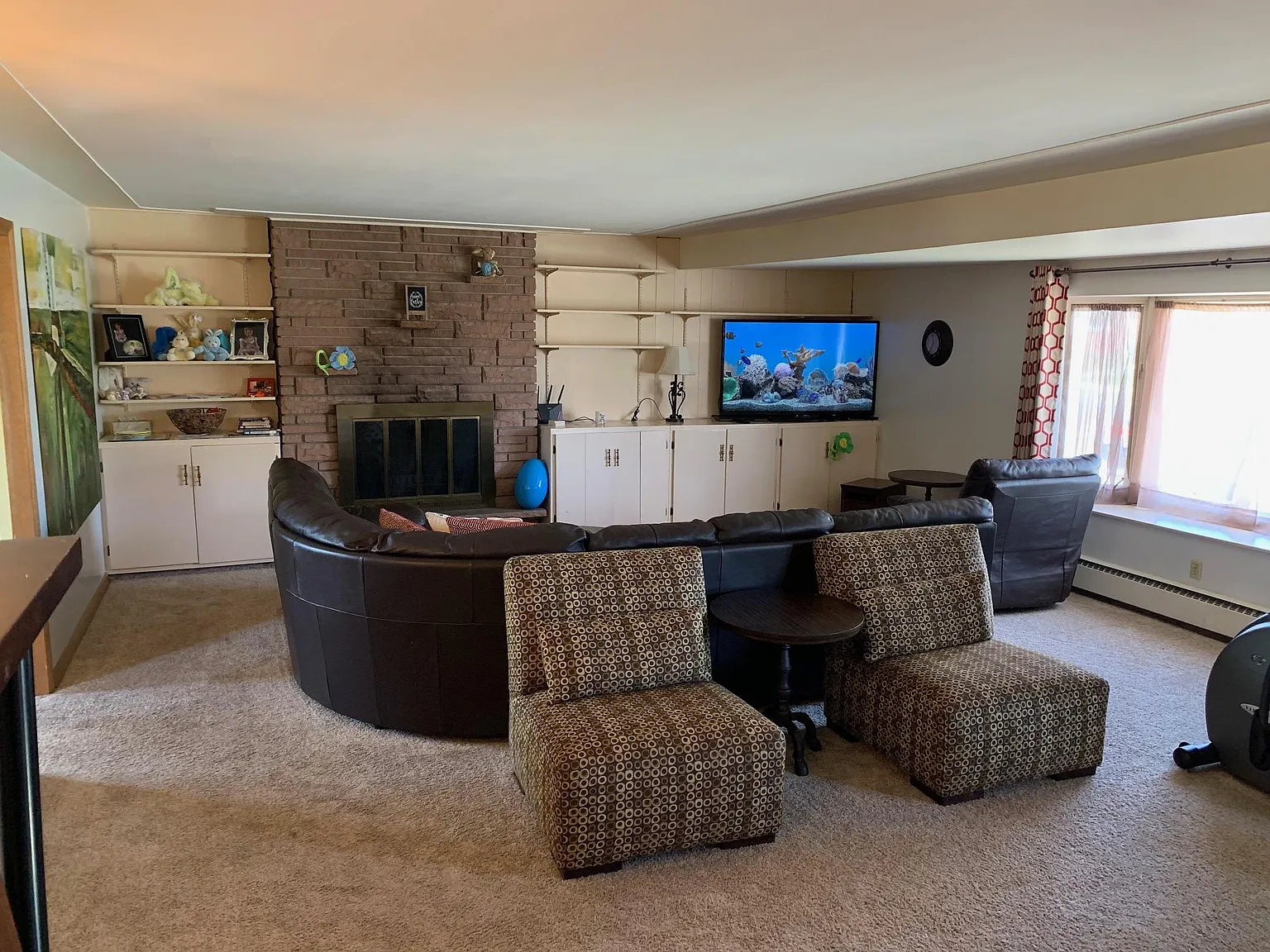 4 bed, 2390 sqft, $3,150 — Photo 4