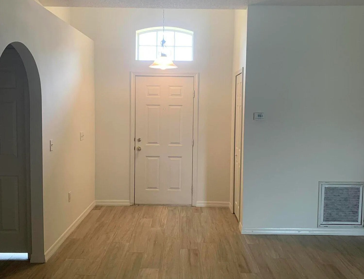 3 bed, 2.0 bath, 1465 sqft, $1,975 — Photo 3