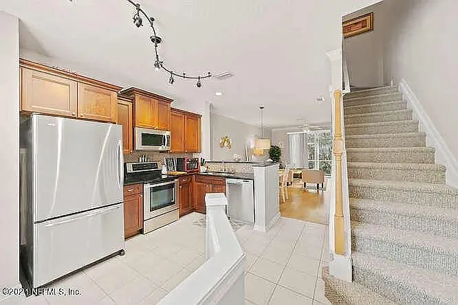 3530 Twisted Tree Ln #3530 — Photo 4