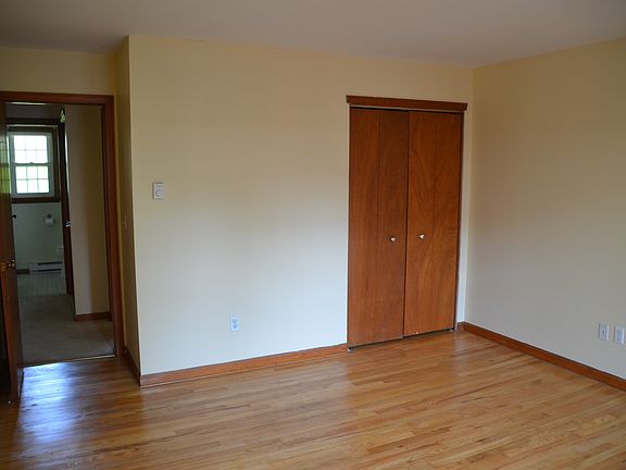 3rd image of 3C Tunxis Pl