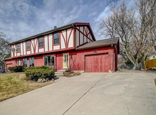 7214 Mockingbird Ln, Middleton, WI 53562