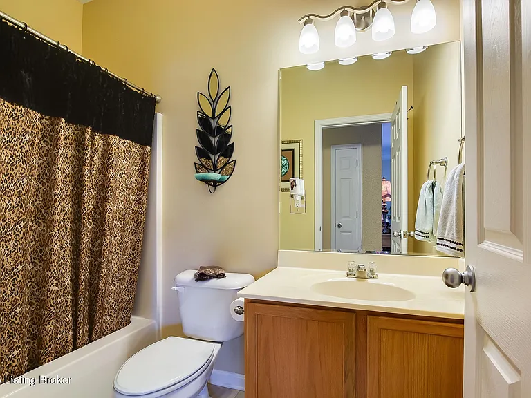 203 S Dorsey Ln #0 — Photo 25
