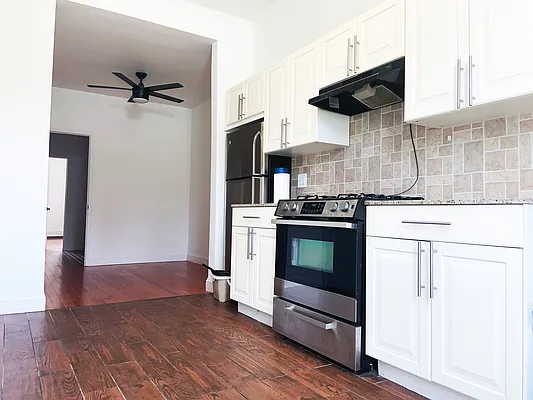 Rented by Stewart Harrison LLC | media 27