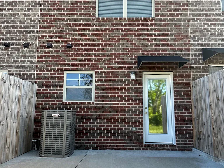 145 Bellvue Dr — Photo 14