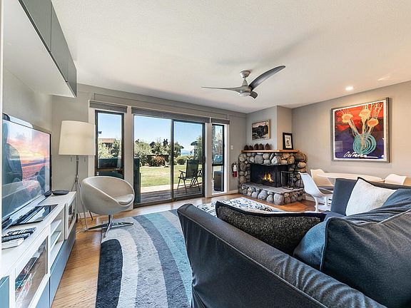 4th image of 270 N Lake Blvd #19