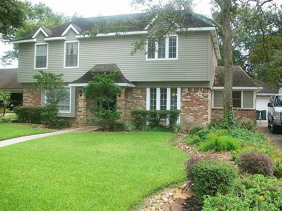 1st image of 7710 17th Green Dr