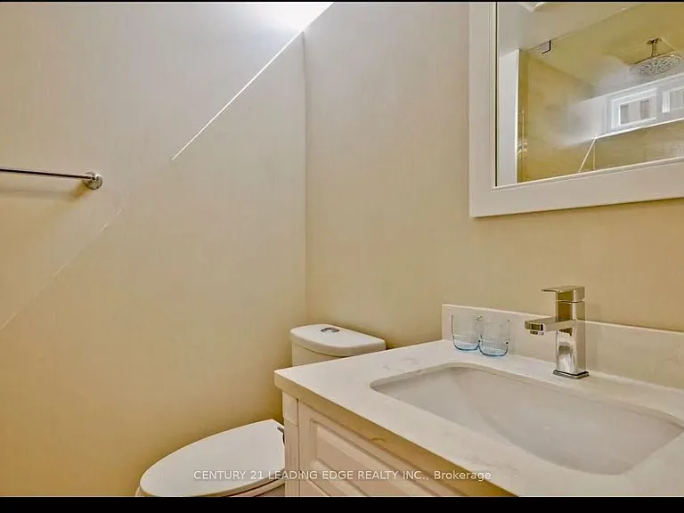 129 Bernard Ave #BASEMENT — Photo 5