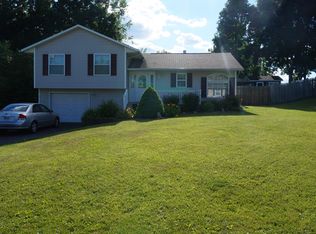 94 Woodgate Rd, Chittenango, NY 13037