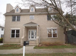11 Gilbert Pl, Staten Island, NY 10309