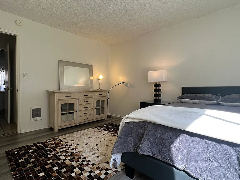 6868 Los Verdes Dr #5 — Photo 2