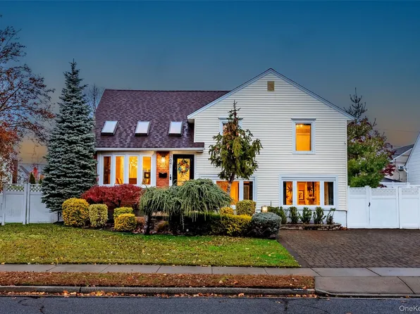 3641 Sarah Drive, Wantagh, NY 11793