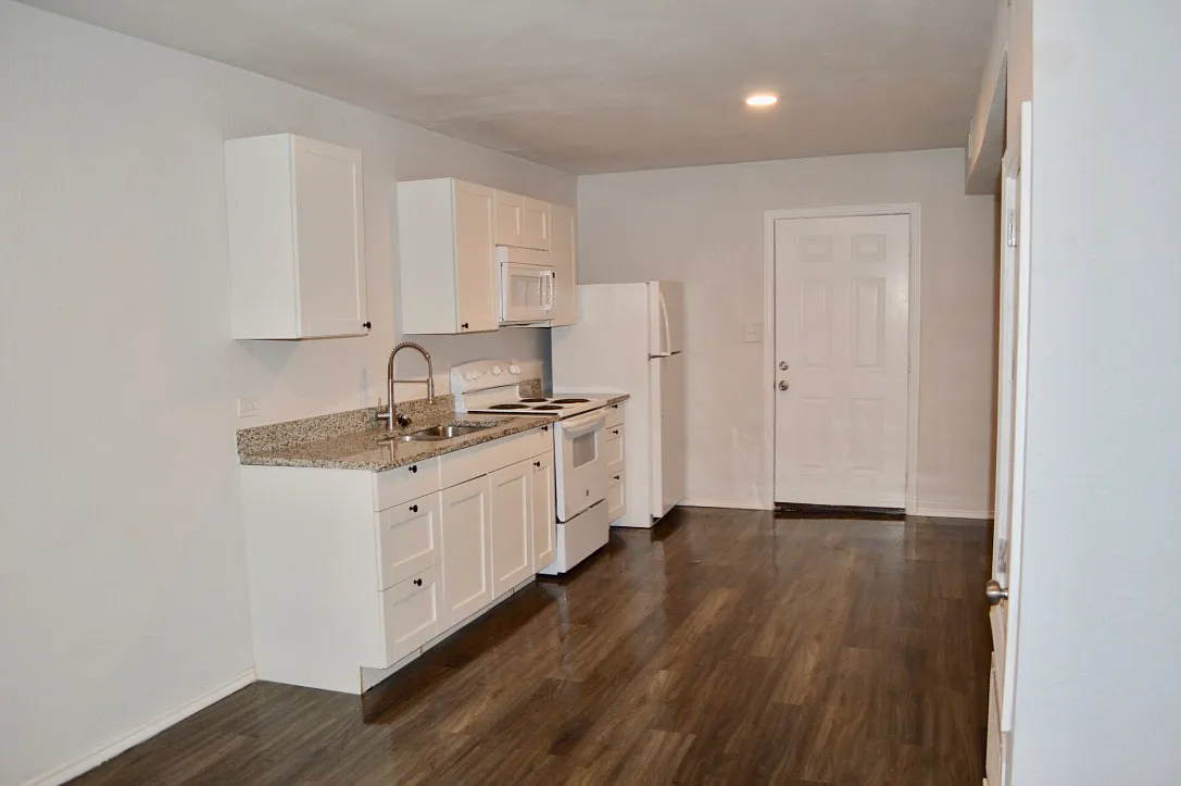 416 Collingsworth - 2 — Photo 1