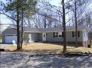 3318 Strode Ln, Bon Aqua, TN 37025