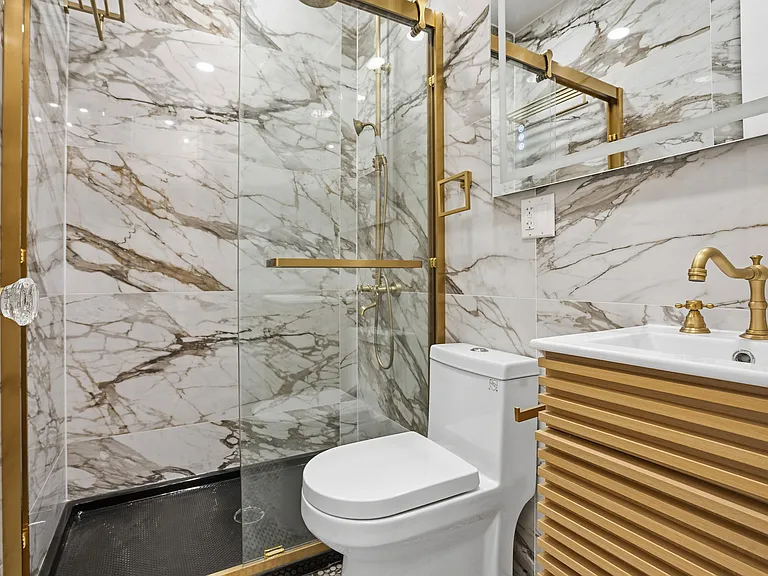 63 Nassau St #202 — Photo 8