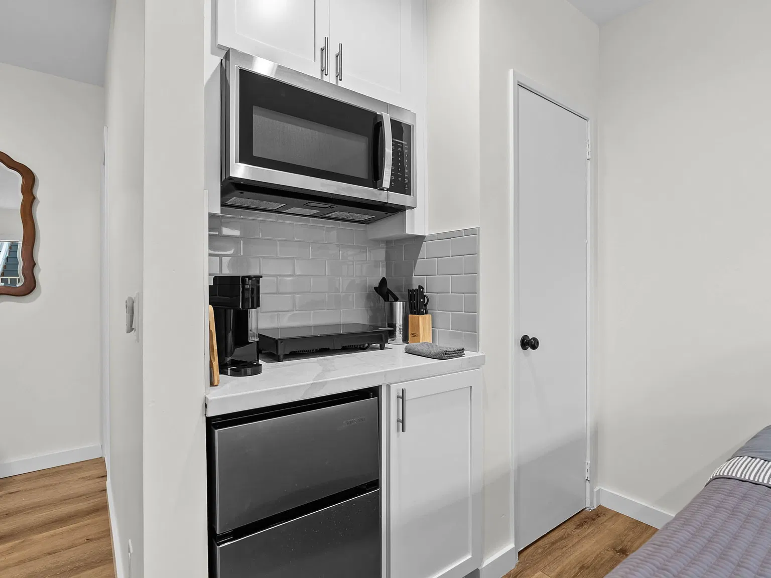 Studio, 500 sqft, $2,500 — Photo 3