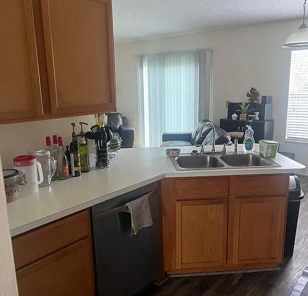 2266 N Normandy Blvd — Photo 6
