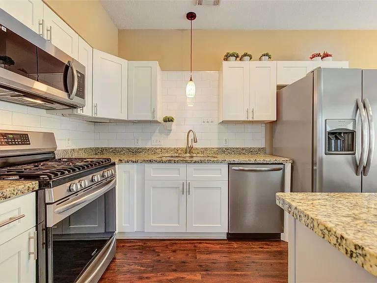 6323 Canyon Rock Way — Photo 10