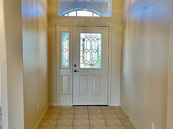 Foyer 1 view