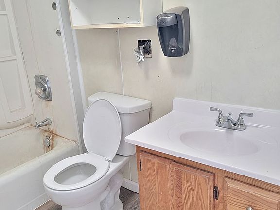3rd image of 112 E Garfield Ave #B