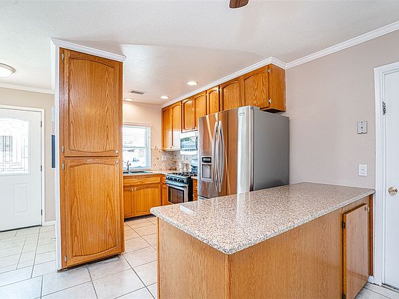 2nd image of 9829 Bilteer Dr