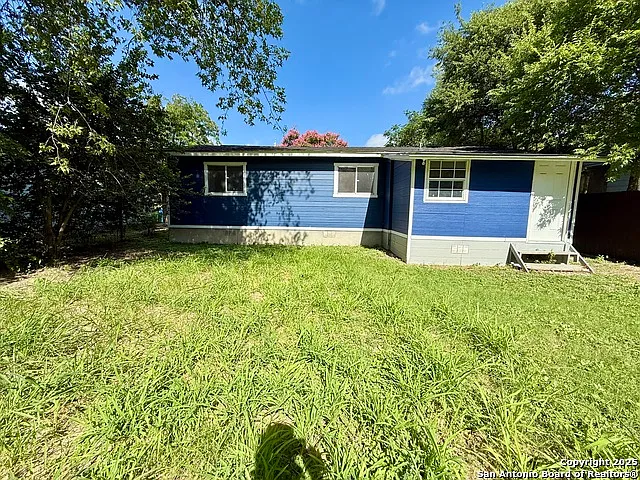 230 S San Gabriel Ave — Photo 19
