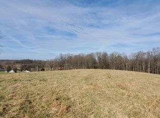 1069 Howell Rd, Westmoreland, TN 37186