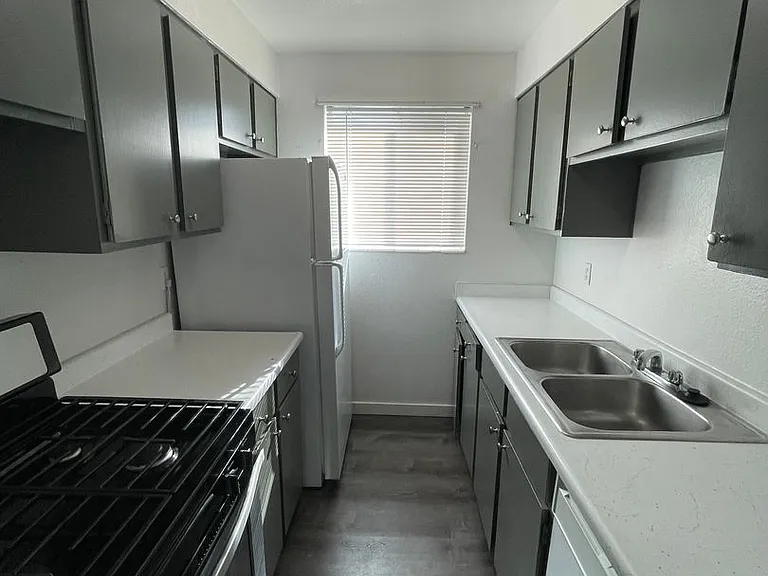 2707 S Adams Street — Photo 1
