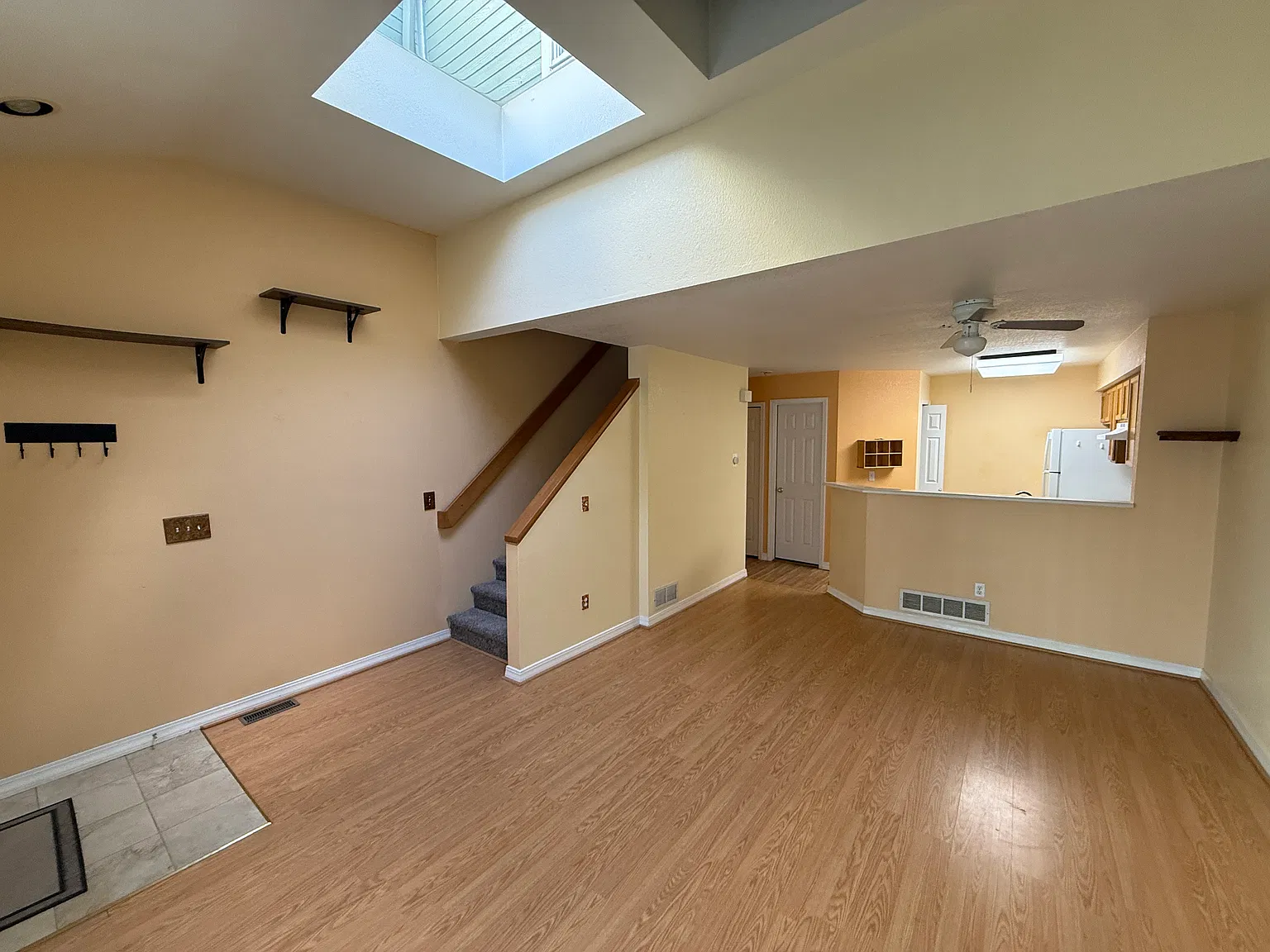 2 bed, 2.5 bath, 1200 sqft, $1,995 — Photo 3