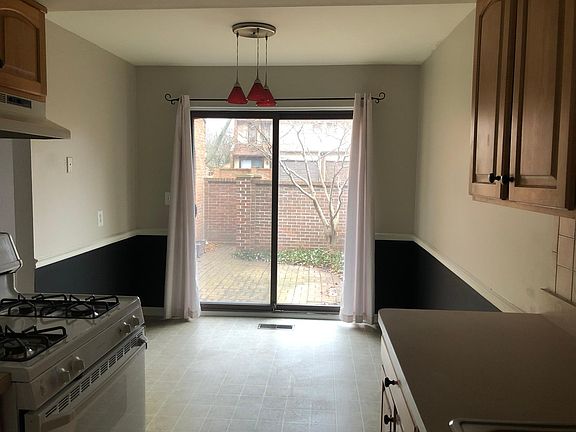 4th image of 1129 Kirts Blvd Unit E