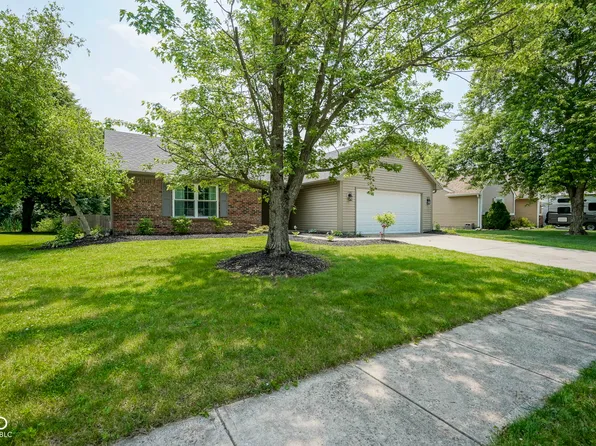 8391 Inland Dr, Avon, IN 46123