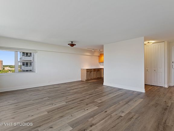 4th image of 4250 N Marine Dr APT 1208