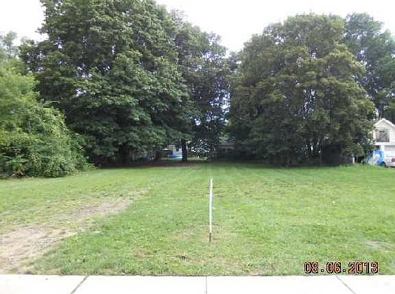 5th image of 82 Wabash Ave S