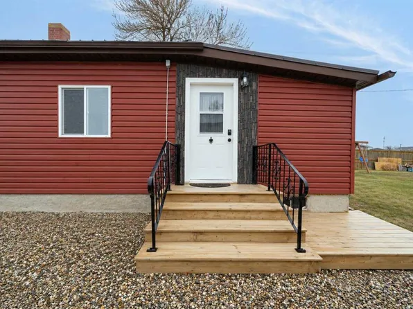 301 S 2nd St NW, Redcliff, AB T0J 2P2