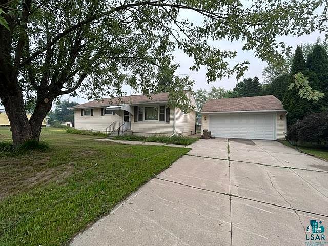 1st image of 704 Maple Dr