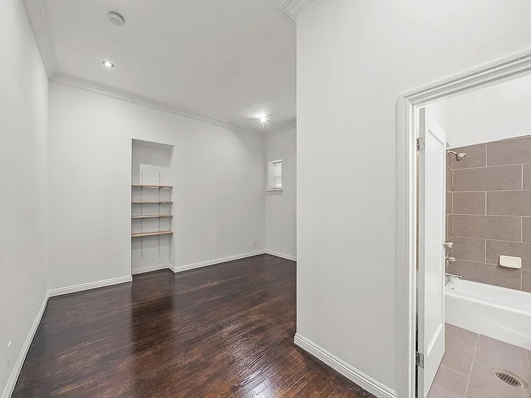 6128 Wilshire Blvd — Photo 18