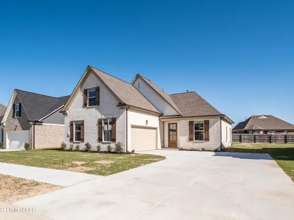 9114 Lakeside Cir S, Walls, MS 38680