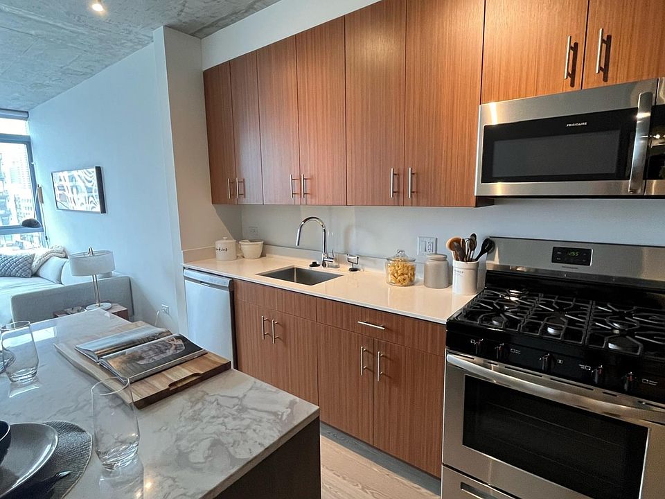 1st image of 1420 S Wabash Ave #507