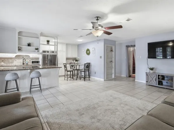 7415 Goldfinch Dr, Humble, TX 77396