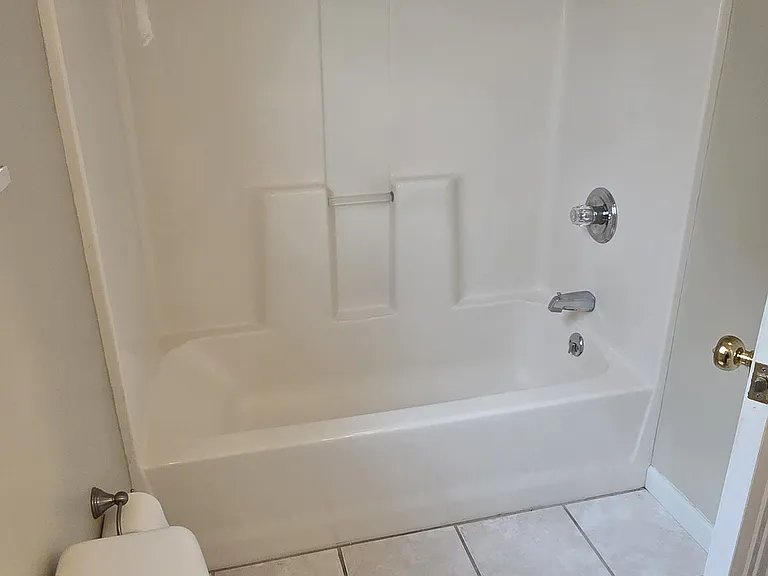 321 Poplar St — Photo 8