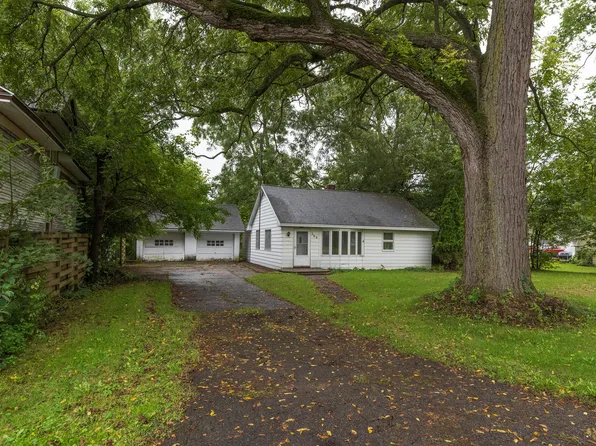 209 W Van Buren St, Augusta, MI 49012