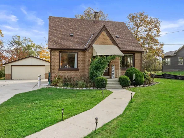 8060 S 20th STREET, Oak Creek, WI 53154