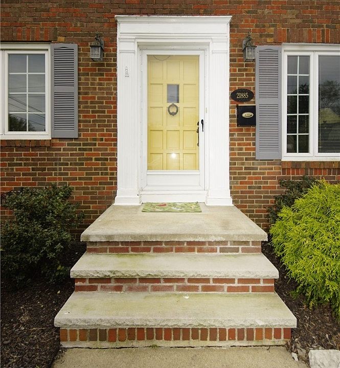 21885 Seabury Ave, Fairview Park, OH 44126 Zillow