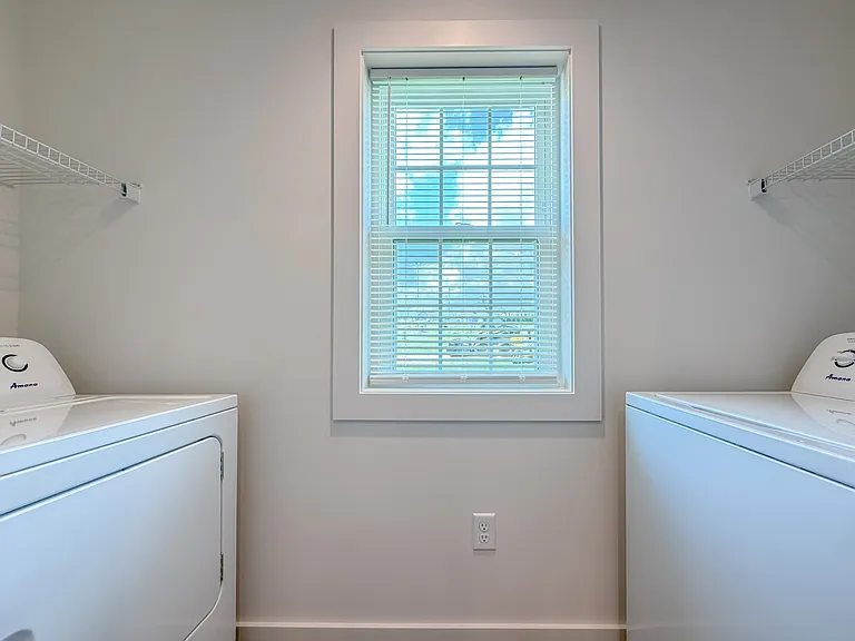 273 Locust St — Photo 14