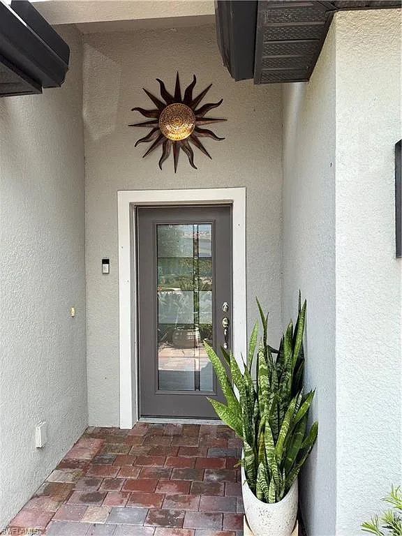 3 bed, 2.0 bath, 1558 sqft, $5,000 — Photo 2