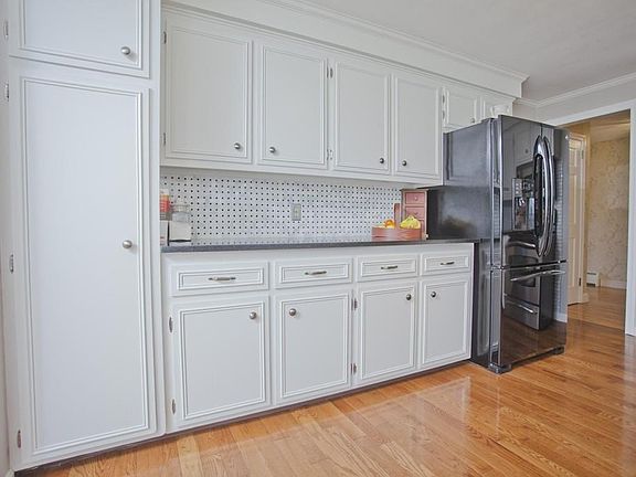 5th image of 17 Carriage Ln