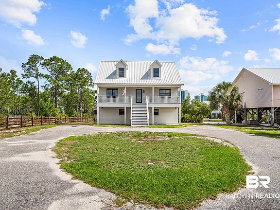 3rd image of 26498 Carondelette Dr