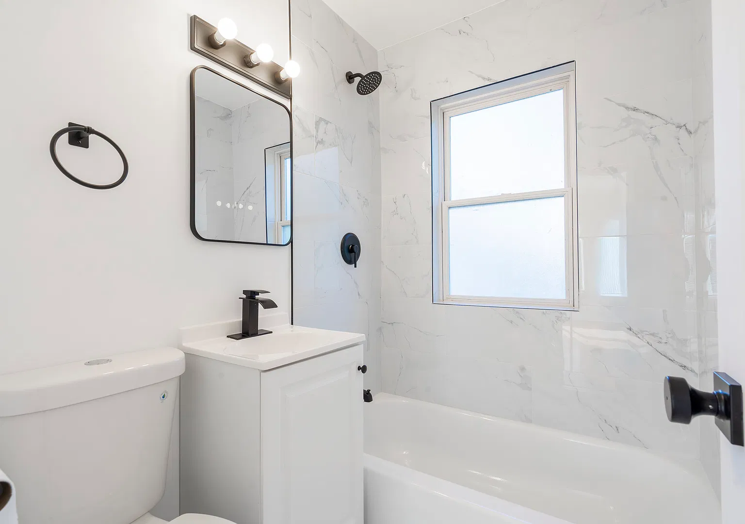 3 bed, 1300 sqft, $2,300 — Photo 4